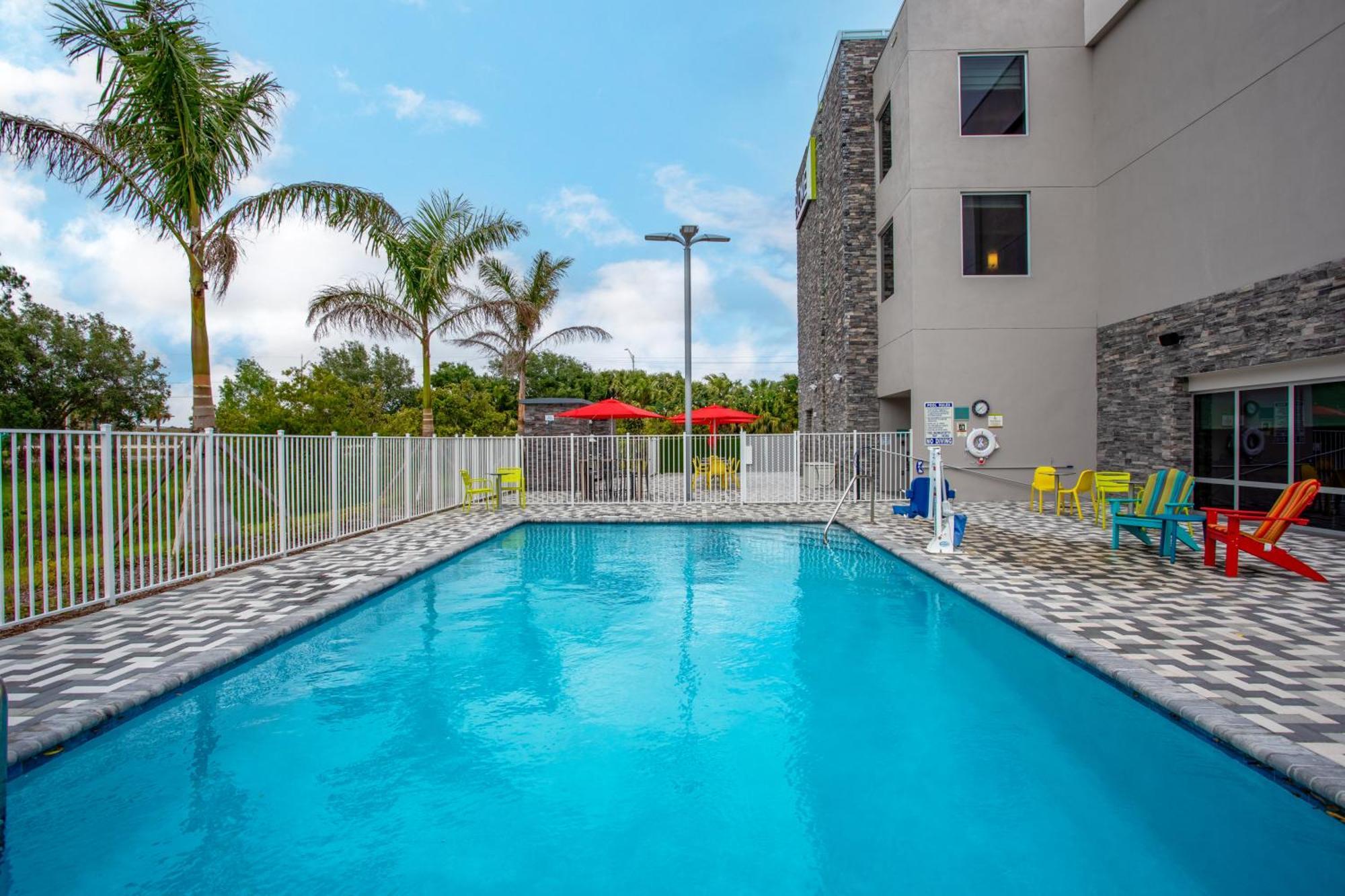 Home2 Suites By Hilton Vero Beach I-95 West Vero Corridor Exterior foto